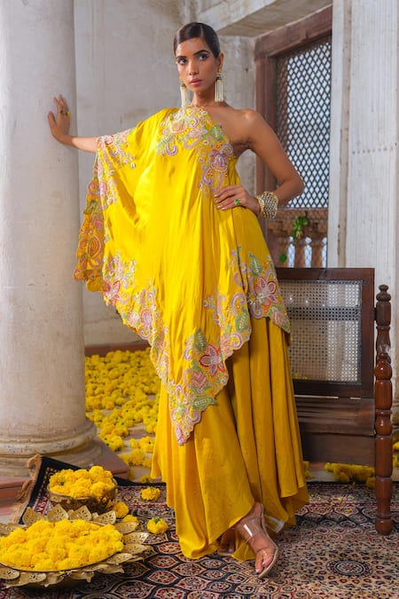 Anu Pellakuru Yellow Pure Silk Embroidered Resham Glass Bead And Pearl Kaftan Tunic & Pant Set 