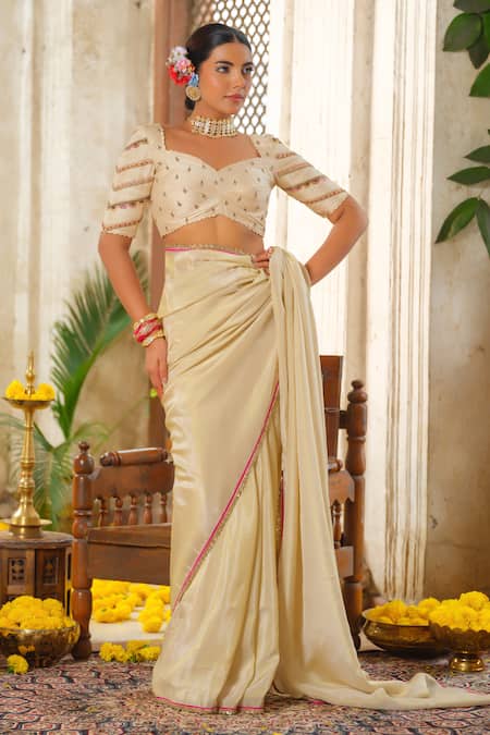 Anu Pellakuru Sequin Lace Border Embellished Saree Set 