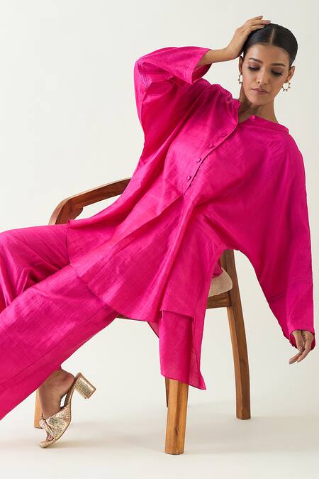 Shivani Bhargava_Pink Silk Solid Band Collar Ira Asymmetric Hem Kimono Tunic _at_Aza_Fashions