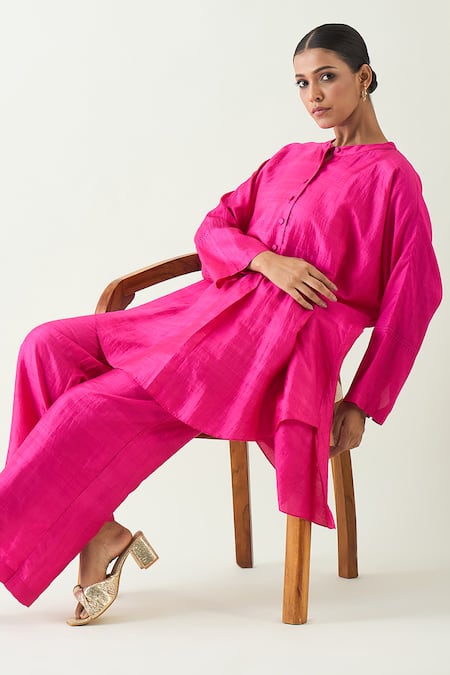 Shivani Bhargava Pink Silk Solid Band Collar Ira Asymmetric Hem Kimono Tunic With Pant at Aza Fashions Shivani Bhargava_Pink Silk Solid Band Collar Ira Asymmetric Hem Kimono Tunic With Pant _at_Aza_Fashions