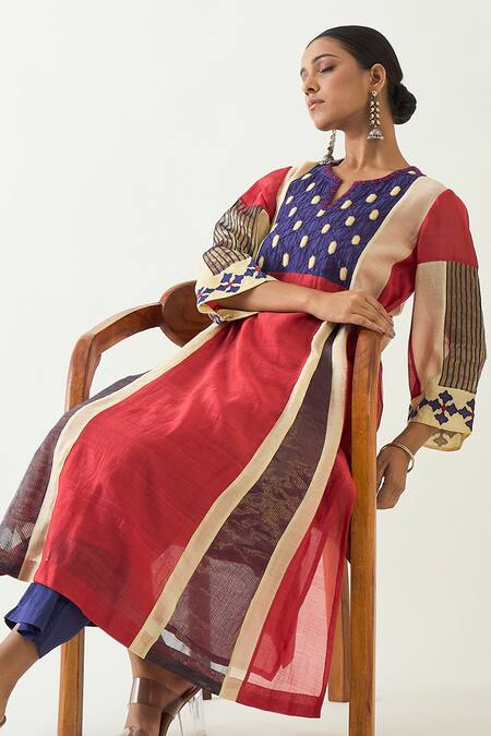 Shop_Shivani Bhargava_Red Cotton Silk Embroidered Thread Notched Roop Zari Kurta _Online_at_Aza_Fashions