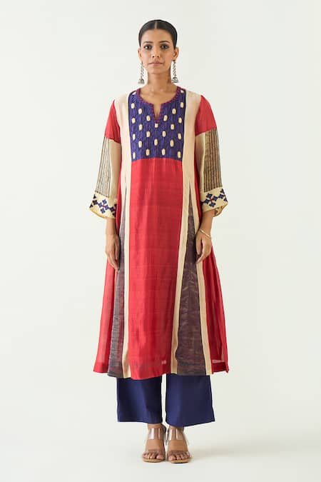 Shivani Bhargava Red Cotton Silk Embroidered Thread Notched Roop Zari Kurta Set 