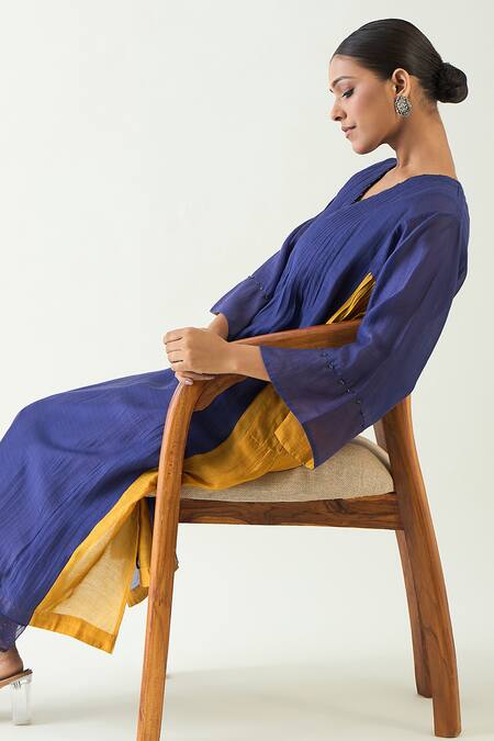 Shivani Bhargava_Purple Cotton Silk Hand Embroidered Zari V-neck Urvi A-line Kurta _at_Aza_Fashions