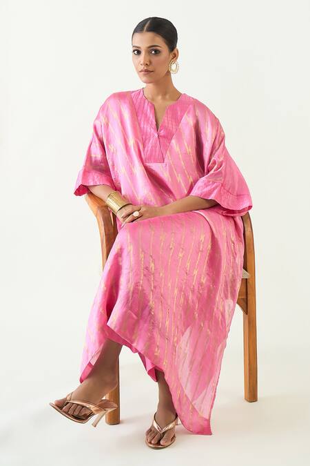 Shop_Shivani Bhargava_Pink Silk With Gold Weave Embroidered Thread Notched Damani Asymmetric Kurta _Online_at_Aza_Fashions