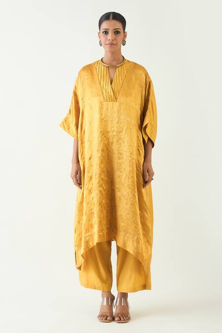 Shivani Bhargava_Yellow Silk Embroidery Split V-neck Damani Kurta With Pant _Online_at_Aza_Fashions