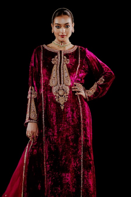 Buy_Gul By Aishwarya_Wine Velvet, Satin, , Organza Embroidery, Sequins Gulshan Kurta Set _Online_at_Aza_Fashions