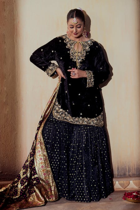 Gul By Aishwarya Phool Guldasta Velvet Kurta Gharara Set 