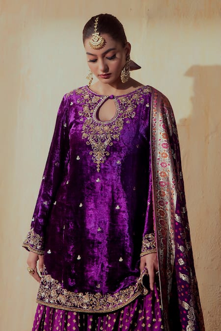 Gul By Aishwarya_Purple Velvet, Brocade, Georgette Embroidery, Zari Keyhole Guldasta Kurta Set _Online_at_Aza_Fashions