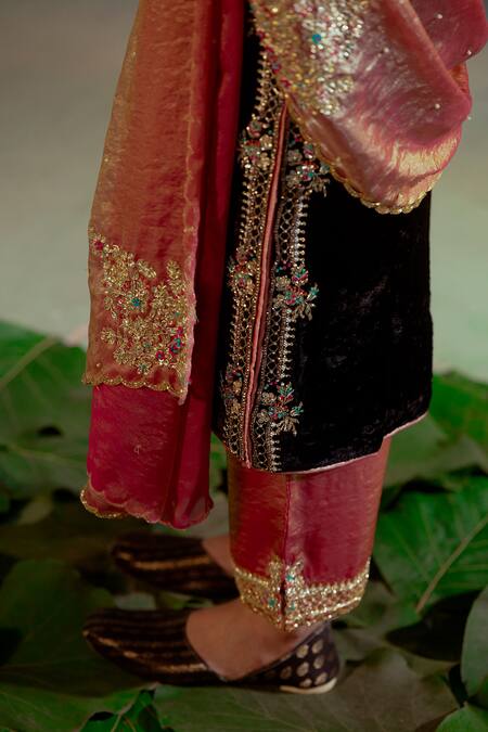 Buy_Gul By Aishwarya_Black Velvet, Tissue Embroidery, Zari Bahar Kurta Set 