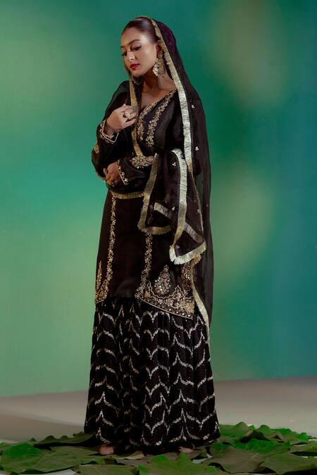 Buy_Gul By Aishwarya_Black Chanderi, Silk Organza Embroidery, Sequins Mughal Bloom Kurta Gharara Set _Online_at_Aza_Fashions