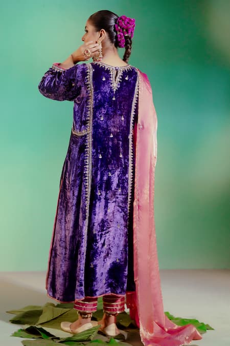 Gul By Aishwarya Bahara Embroidered Velvet Kurta Set 