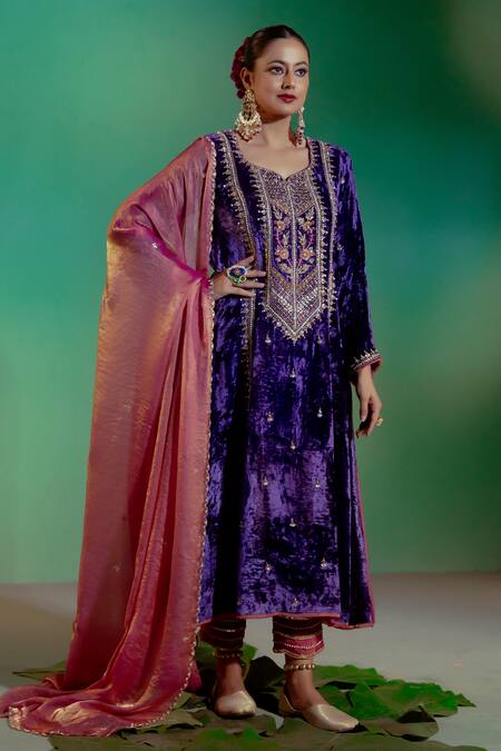 Gul By Aishwarya_Purple Velvet, Tissue, Organza Embroidery, Sequins Bandeau Bahara Kurta Set _Online_at_Aza_Fashions