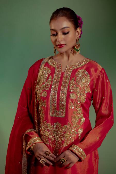 Buy_Gul By Aishwarya_Pink Brocade, Silk Organza, Tissue Embroidery, Sequins Garland Kurta Pant Set _Online_at_Aza_Fashions