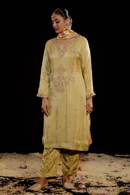 Gul By Aishwarya_Green Tissue, Georgette, Brocade Embroidery Split V-neck Damask Bloom Kurta Set _Online_at_Aza_Fashions
