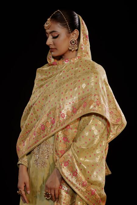 Buy_Gul By Aishwarya_Green Tissue, Georgette, Brocade Embroidery Split V-neck Damask Bloom Kurta Set 