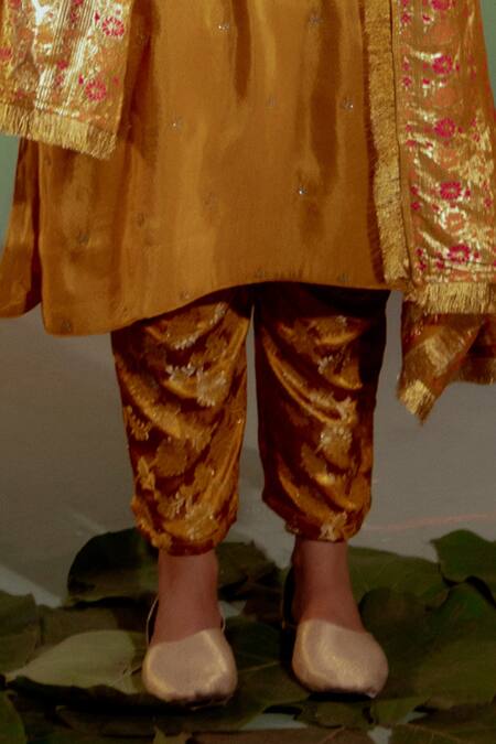 Gul By Aishwarya_Gold Tissue, Georgette, Brocade Embroidery, Sequins Damask Blossom Kurta Set _Online_at_Aza_Fashions