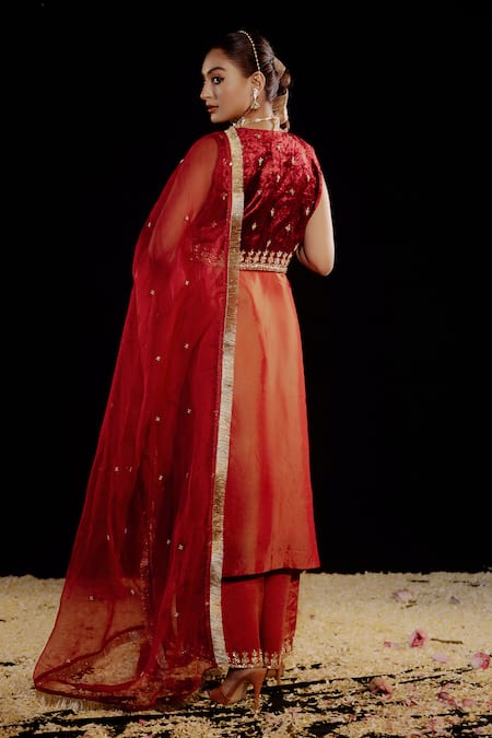 Gul By Aishwarya Floral Crest Embroidered Kurta Pant Set 