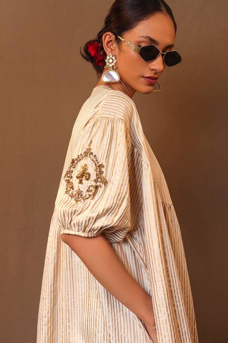 Buy_MATI_1_Off White Cotton Zari Mandarin Zardozi Placement Embroidered Kurta And Pant Set _Online_at_Aza_Fashions