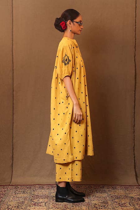 MATI_1 Yellow Cotton Embroidery Mandarin Collar Spade Tunic Online at Aza Fashions MATI_1_Yellow Cotton Embroidery Mandarin Collar Spade Tunic _Online_at_Aza_Fashions