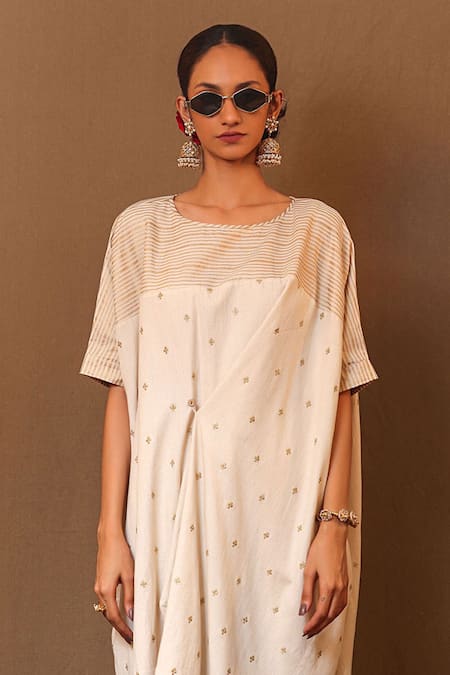 Buy_MATI_1_Off White Cotton Zari, Embroidery Boat Neck Thread Cowl Kurta And Pant Set _Online_at_Aza_Fashions