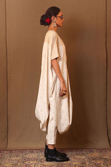 MATI_1_Off White Cotton Zari, Embroidery Boat Neck Thread Cowl Kurta And Pant Set _at_Aza_Fashions