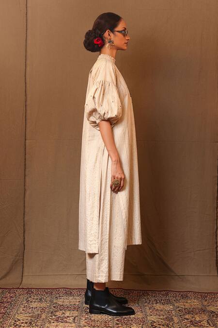Buy_MATI_1_Off White Cotton Embroidery Round Neck Club Placement Kurta _Online_at_Aza_Fashions