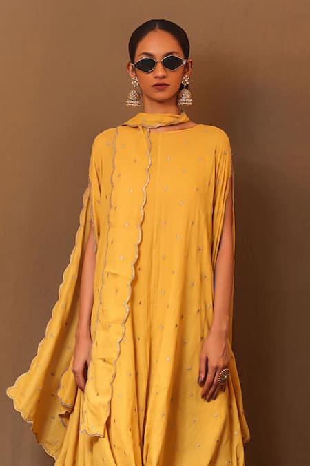 MATI_1_Yellow Cotton Zari Boat Neck Embroidered Draped Kurta With Stole _Online_at_Aza_Fashions