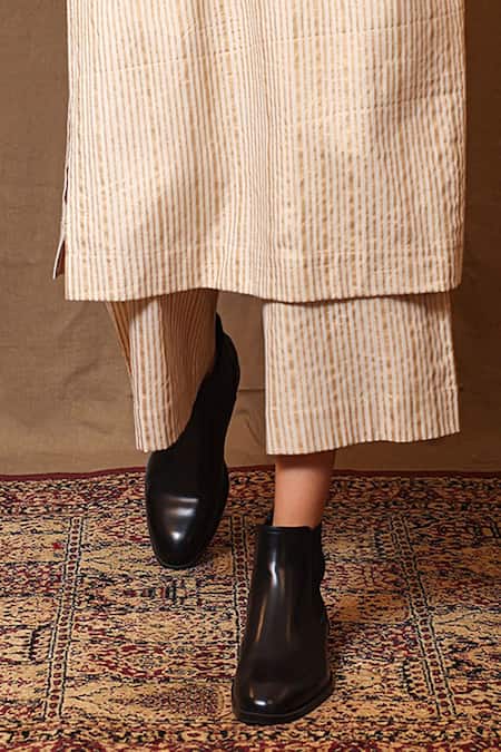 Buy MATI_1 Off White Cotton Metallic Stripe Print Straight Pant Online at Aza Fashions Buy_MATI_1_Off White Cotton Metallic Stripe Print Straight Pant _Online_at_Aza_Fashions