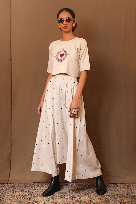 MATI Off White 100% Cotton Embroidery Aari Round Heart Crop Top With Harem Pant 