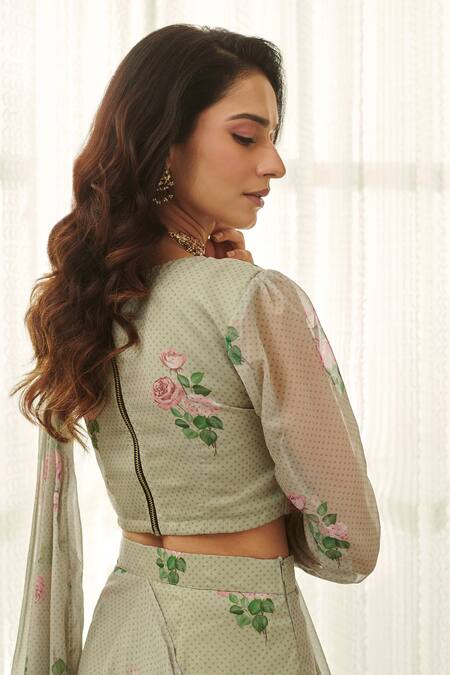 Pasha India Green Muslin Embroidery Round Neck Flora Print Pre-draped Saree With Blouse at Aza Fashions Pasha India_Green Muslin Embroidery Round Neck Flora Print Pre-draped Saree With Blouse _at_Aza_Fashions