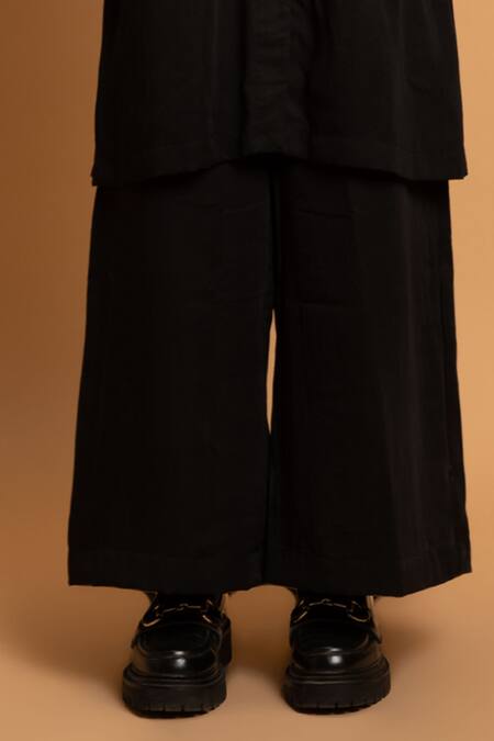 Khajoor Studio Black Linen Beads, Embroidery Collared Night Wink Embellished Tunic With Pant Online at Aza Fashions Khajoor Studio_Black Linen Beads, Embroidery Collared Night Wink Embellished Tunic With Pant _Online_at_Aza_Fashions