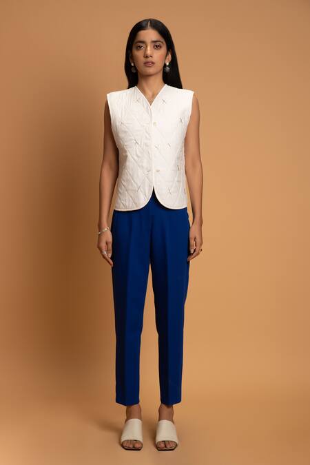 Khajoor Studio White Linen Beads V-neck Snow Quilted Gilet Online at Aza Fashions Khajoor Studio_White Linen Beads V-neck Snow Quilted Gilet _Online_at_Aza_Fashions