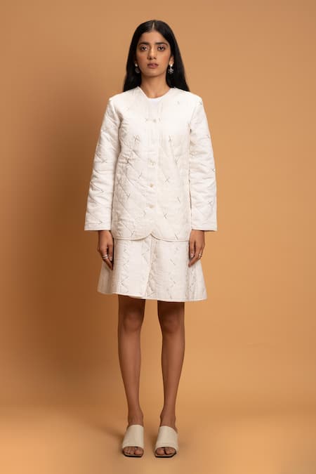 Khajoor Studio White Linen Beads V-neck Snow Quilted Jacket 