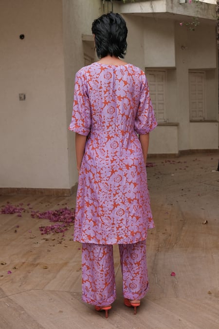 Shop Khajoor Studio Purple V-neck Floret Print Asymmetric Tunic at Aza Fashions Shop_Khajoor Studio_Purple V-neck Floret Print Asymmetric Tunic _at_Aza_Fashions