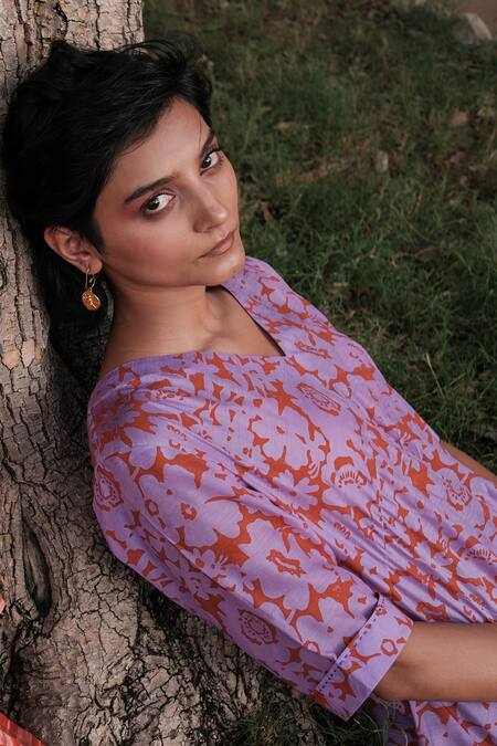 Khajoor Studio Purple V-neck Floret Print Asymmetric Tunic Online at Aza Fashions Khajoor Studio_Purple V-neck Floret Print Asymmetric Tunic _Online_at_Aza_Fashions