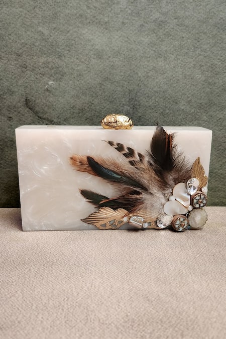 ADWITA BAGS & JEWELS White Feathers The Saga Clutch 