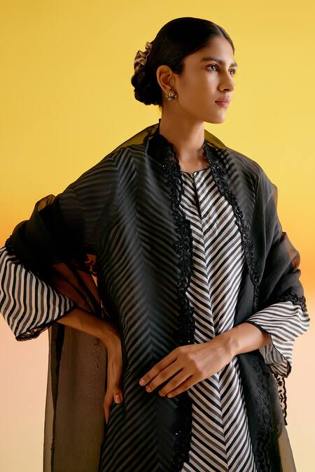 Shop_Amisha Kothari_Black Silk, Organza Embroidery Round Neck Kumud Stripped Kurta Pant Set _Online_at_Aza_Fashions