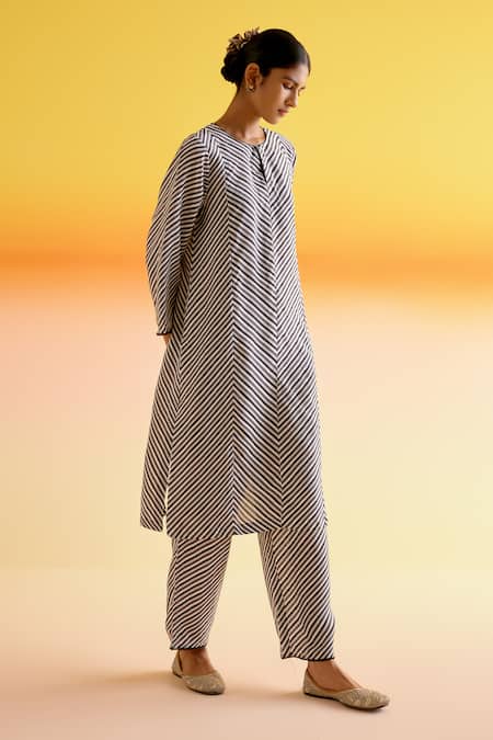 Shop_Amisha Kothari_Black Silk, Organza Embroidery Round Neck Kumud Stripped Kurta Pant Set _at_Aza_Fashions