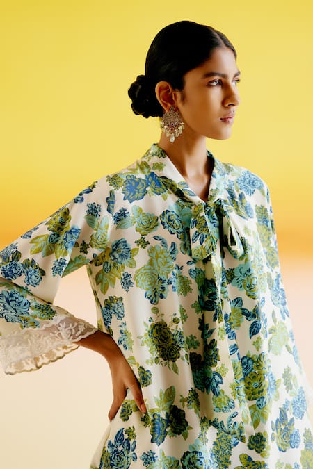 Amisha Kothari_Blue Silk Embroidery Kusum Flora Print Kurta With Pant _Online_at_Aza_Fashions