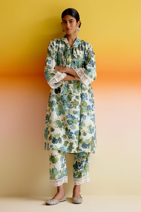Buy_Amisha Kothari_Blue Silk Embroidery Kusum Flora Print Kurta With Pant 