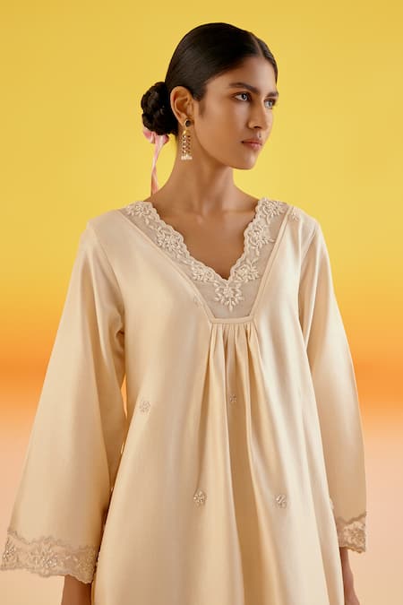 Shop_Amisha Kothari_Cream Chanderi Silk Embroidery V-neck Nandani Dori Tunic With Pant _Online_at_Aza_Fashions