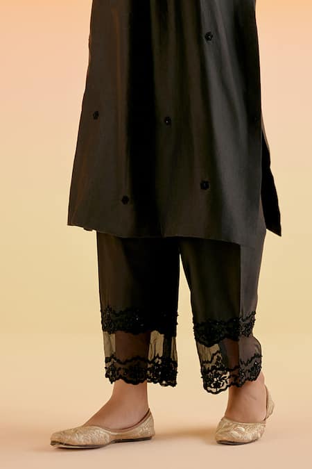 Amisha Kothari_Black Chanderi Silk Embroidery V-neck Nandani Dori Work Tunic With Pant _Online_at_Aza_Fashions