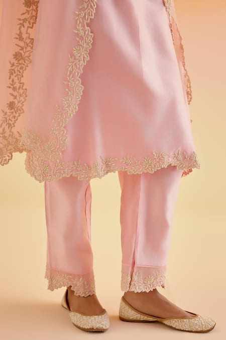 Buy Amisha Kothari Pink Organza, Chanderi Silk Embroidery V-neck Ananya Dori Kurta Pant Set Online at Aza Fashions Buy_Amisha Kothari_Pink Organza, Chanderi Silk Embroidery V-neck Ananya Dori Kurta Pant Set _Online_at_Aza_Fashions