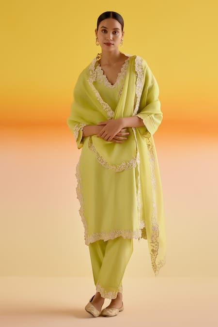 Amisha Kothari Green Chanderi Silk Embroidered Dori V-neck Ananya Work Kurta Pant Set 