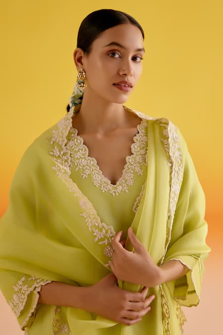 Amisha Kothari_Green Chanderi Silk, Organza Embroidery V-neck Ananya Dori Work Kurta Pant Set _at_Aza_Fashions