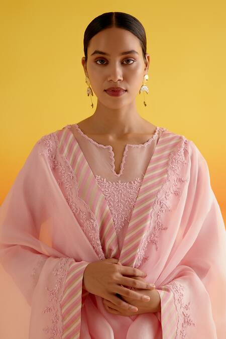 Shop Amisha Kothari Pink Chanderi Silk, Organza Beads, Embroidery Aria Floral Dori Kurta And Pant Set Online at Aza Fashions Shop_Amisha Kothari_Pink Chanderi Silk, Organza Beads, Embroidery Aria Floral Dori Kurta And Pant Set _Online_at_Aza_Fashions
