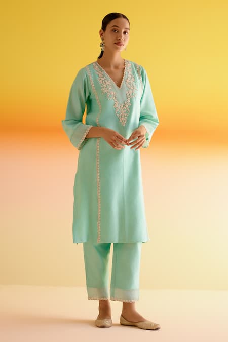 Amisha Kothari Blue Chanderi Silk, Organza Embroidery, Anya Floral Dori Kurta And Pant Set Online at Aza Fashions Amisha Kothari_Blue Chanderi Silk, Organza Embroidery, Anya Floral Dori Kurta And Pant Set _Online_at_Aza_Fashions