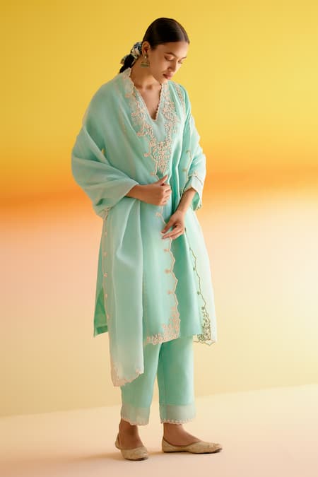 Amisha Kothari Blue Chanderi Silk, Organza Embroidery, Anya Floral Dori Kurta And Pant Set at Aza Fashions Amisha Kothari_Blue Chanderi Silk, Organza Embroidery, Anya Floral Dori Kurta And Pant Set _at_Aza_Fashions