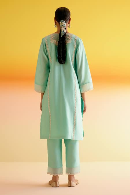 Amisha Kothari Anya Floral Dori Embroidered Kurta & Pant Set 