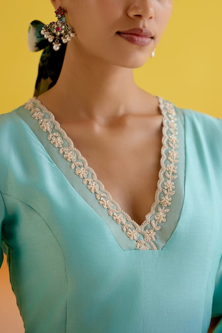 Shop_Amisha Kothari_Blue Organza, Samara Dori Saree With Unstitched Blouse Piece 